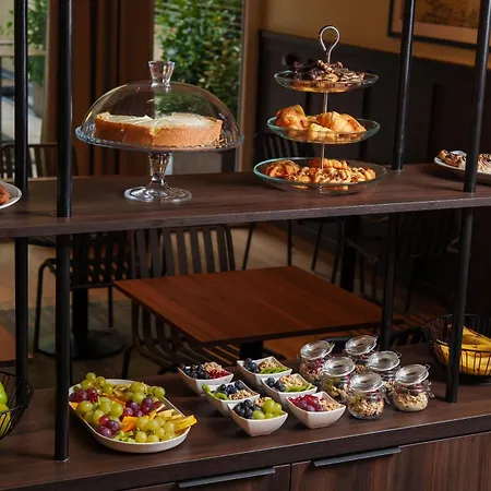 Honest By Chic & Basic Szálloda