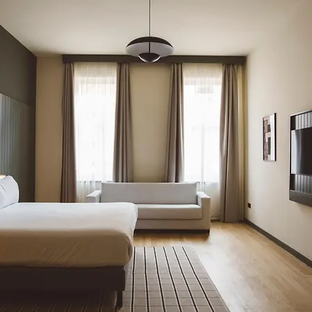 Honest By Chic & Basic 4*