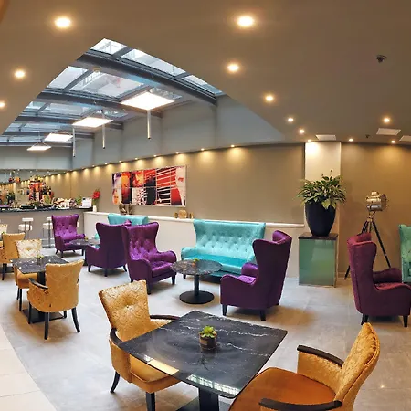 The Honest By Chic & Basic Hotel