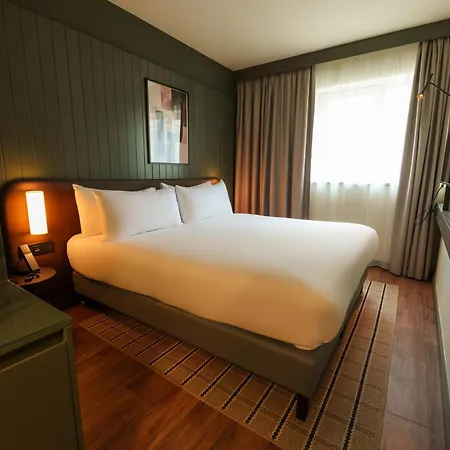 Honest By Chic & Basic Hotel 4*