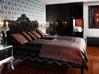 Honest By Chic & Basic Budapest