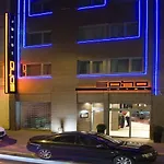 Honest By Chic & Basic Hotel 4*