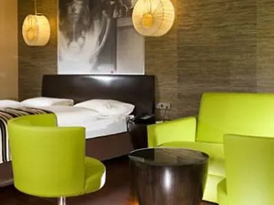 Hotel Honest By Chic&basic
