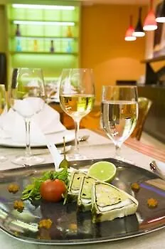 Honest By Chic & Basic Budapeszt