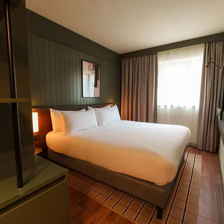 Honest By Chic & Basic Hotel 4*