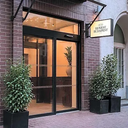 Honest By Chic&basic 4* Budapeste