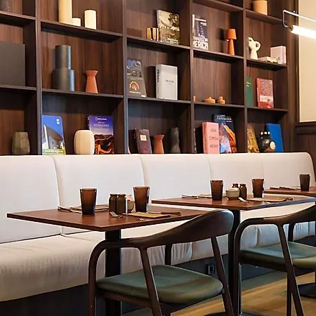 Honest By Chic&basic Hotel 4*