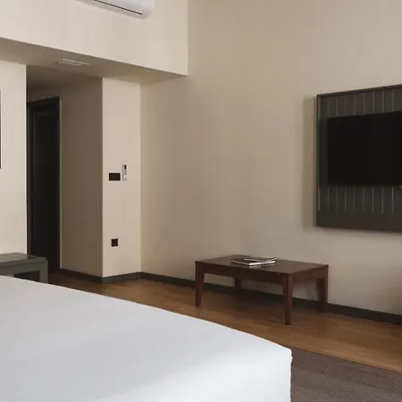Hotel Honest By Chic&basic 4*