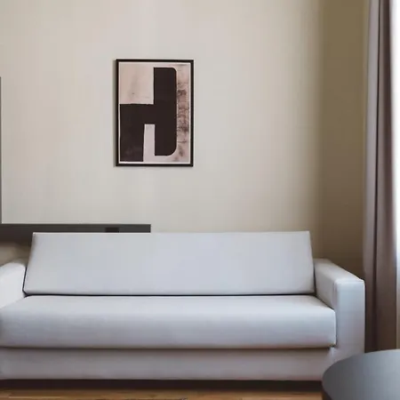 Honest By Chic&basic 4*