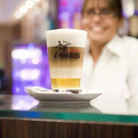 Honest By Chic & Basic Budapeszt