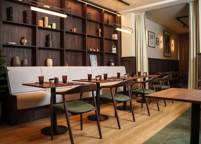 Honest By Chic & Basic Budapest