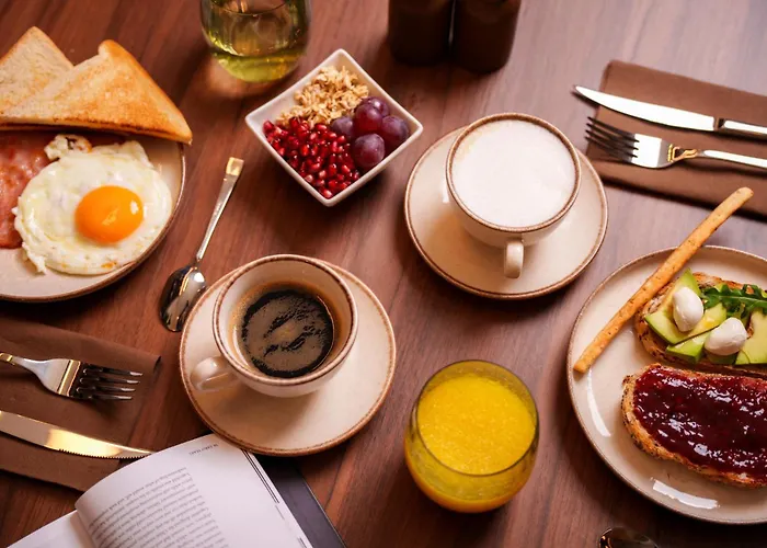 Honest By Chic & Basic Будапешт