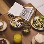 Honest By Chic & Basic Szálloda Budapest