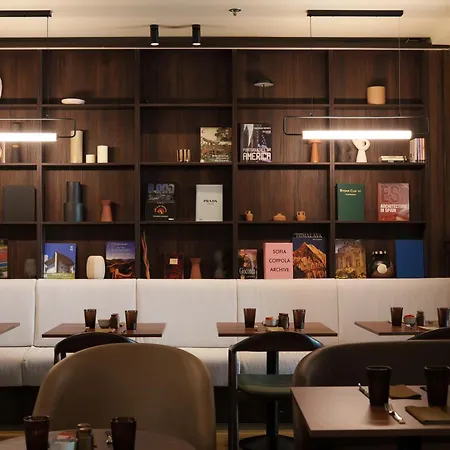 Honest By Chic & Basic Hotel 4*