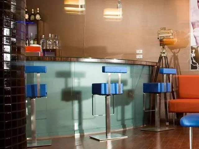 Honest By Chic & Basic בודפשט