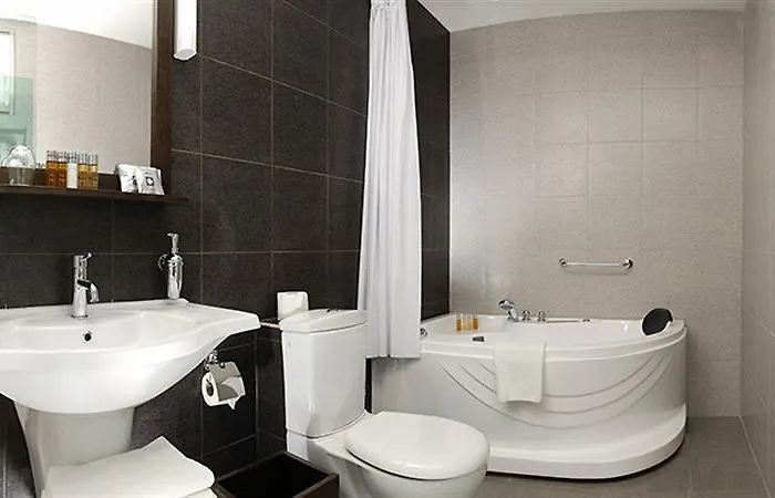 Honest By Chic & Basic