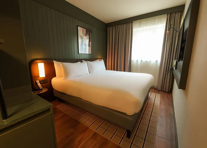 Honest By Chic & Basic Hotel 4*