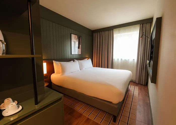 Honest By Chic & Basic Hotel 4*