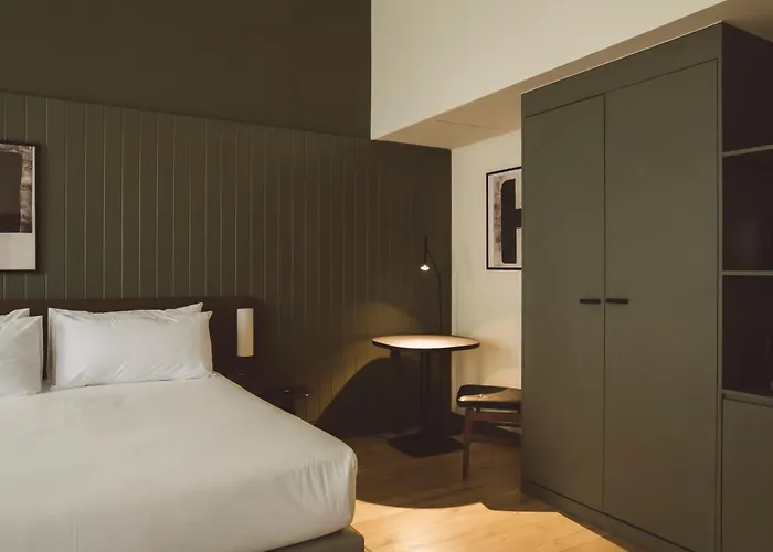 Honest By Chic & Basic Hotel 4*