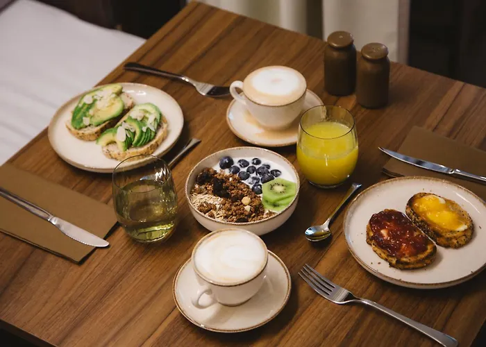 Honest By Chic & Basic 4*