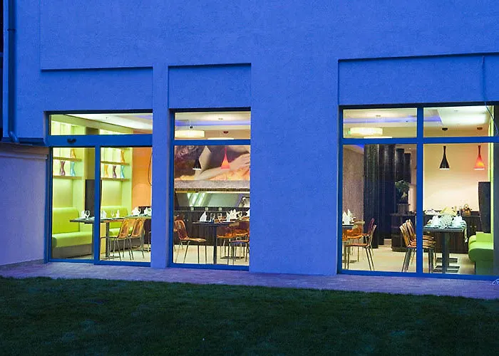 Honest By Chic & Basic 4* Budapest